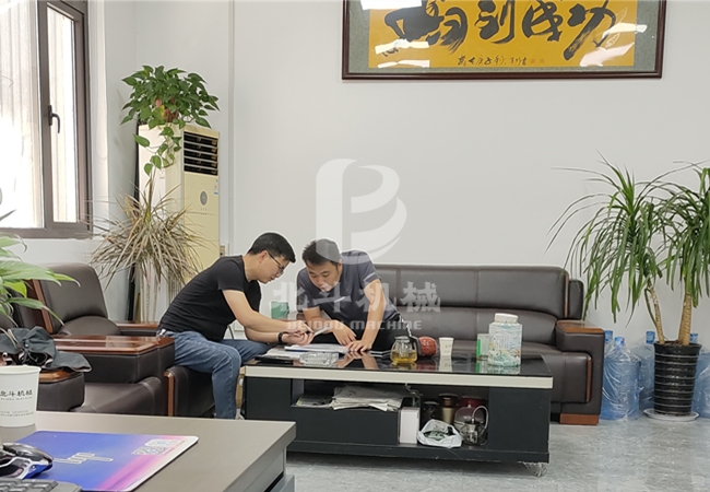 云南客户来糖心VIOG官方网站机械考察稻壳糖心VLONG官方网站机